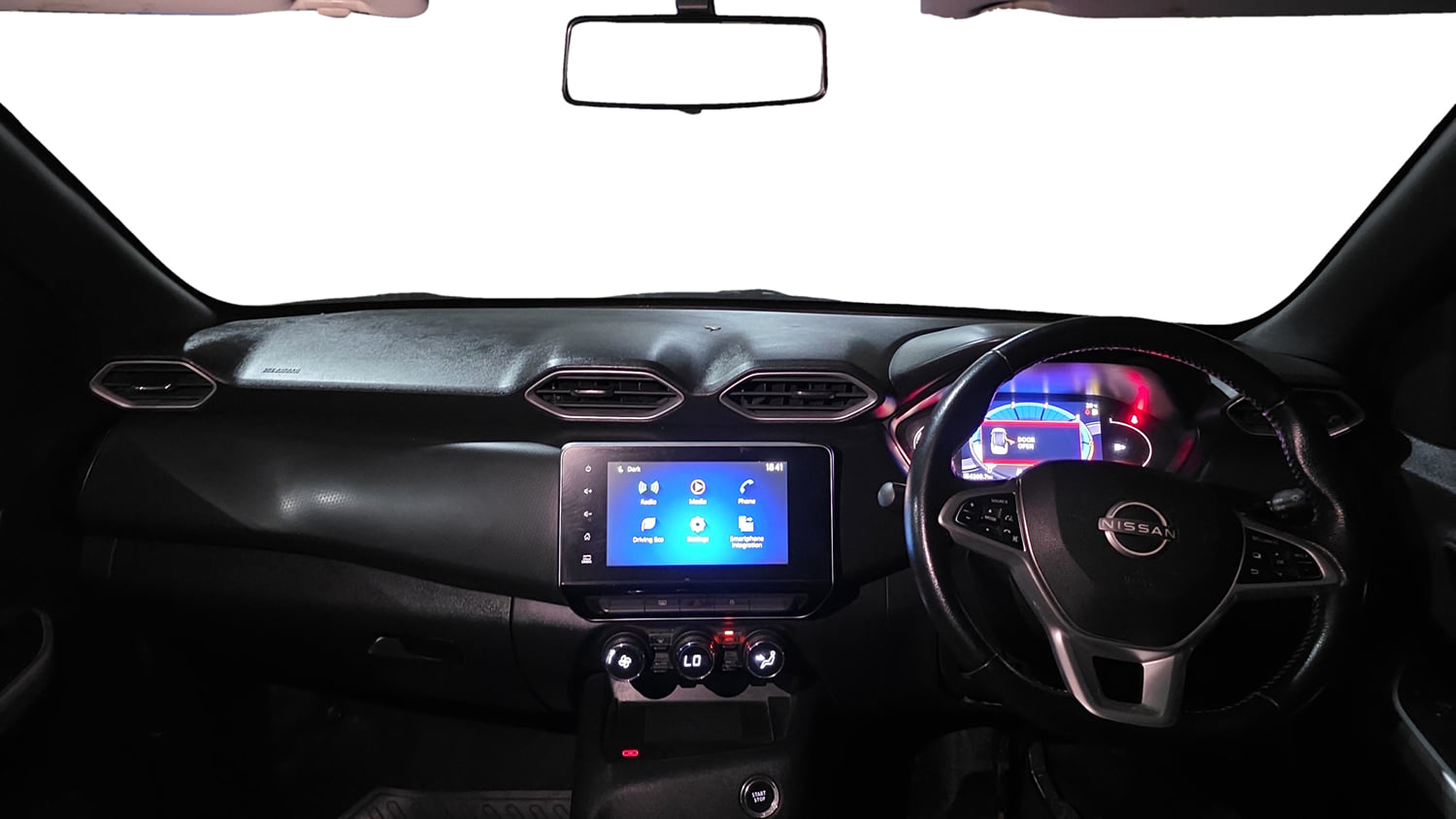Used 2022 Nissan Magnite XV Premium Turbo CVT Petrol Automatic interior DASHBOARD VIEW