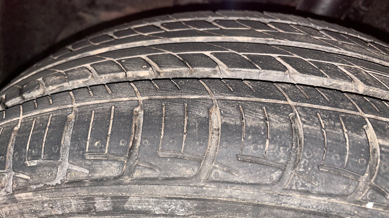 Used 2019 Hyundai Grand i10 Magna 1.2 Kappa VTVT Petrol Manual tyres LEFT FRONT TYRE TREAD VIEW