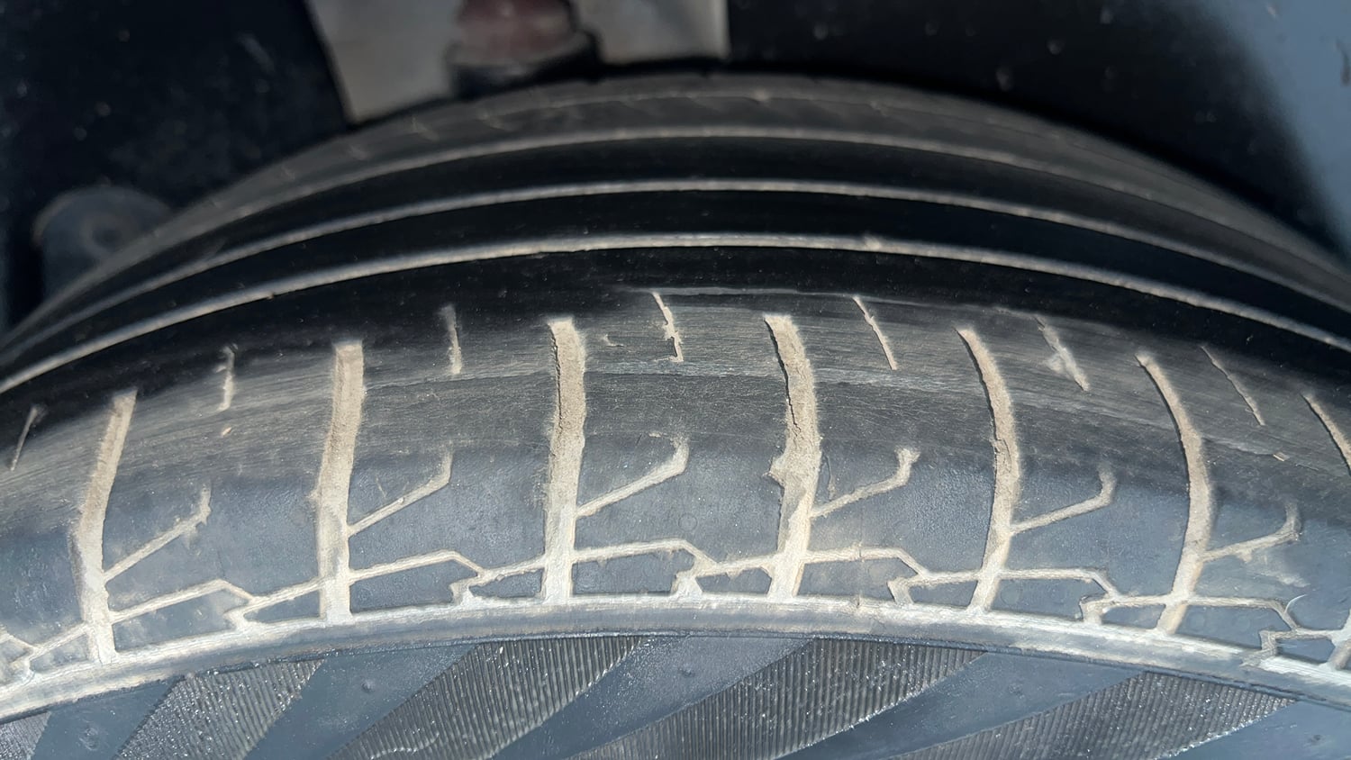 Used 2023 Hyundai Creta SX 1.5 Petrol IVT Petrol Automatic tyres RIGHT REAR TYRE TREAD VIEW