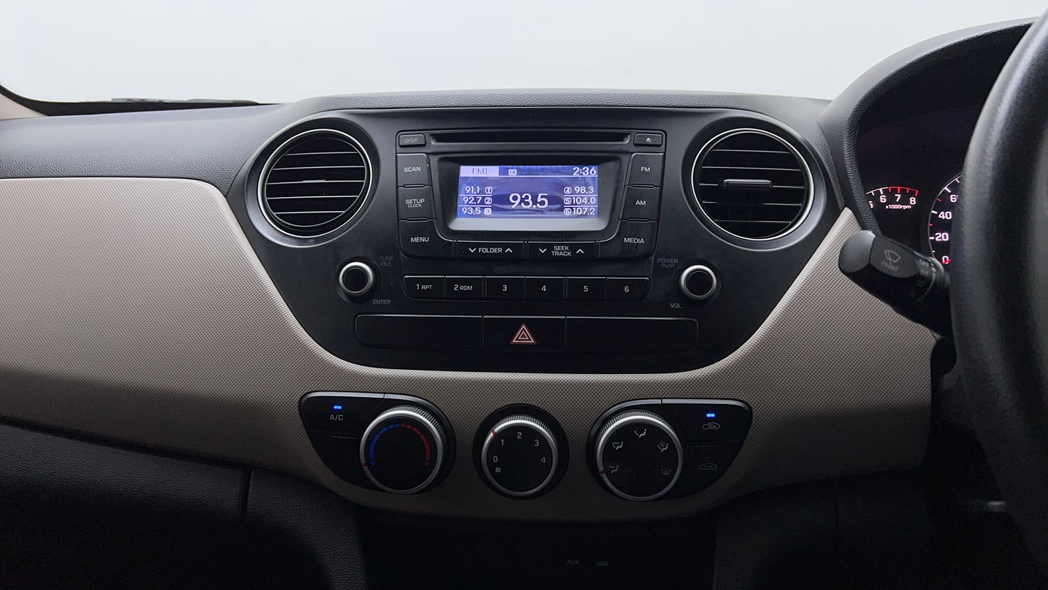 Used 2014 Hyundai Grand i10 Sportz AT 1.2 Kappa VTVT Petrol Automatic top_features Integrated (in-dash) music system