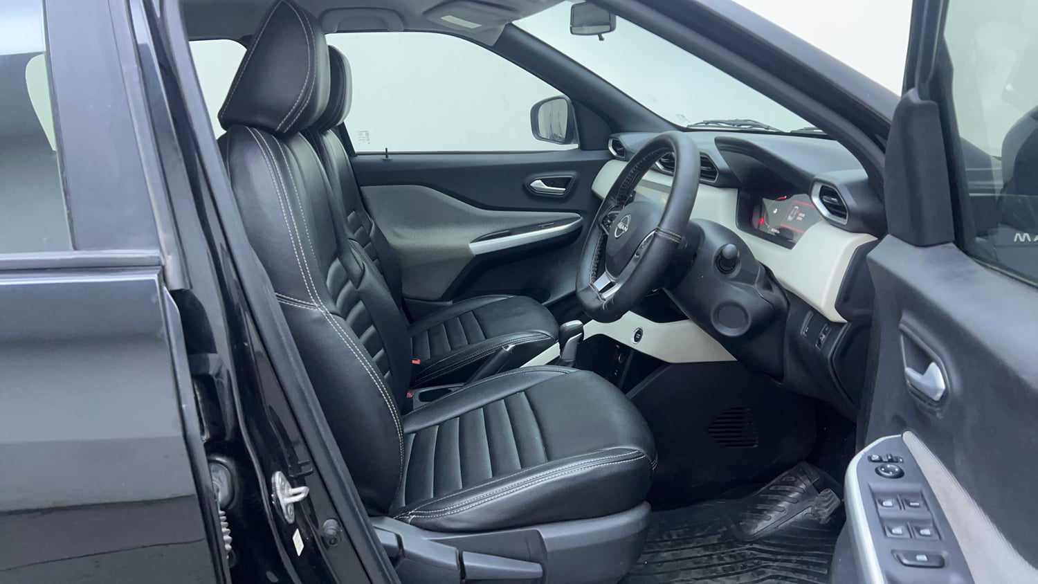 Used 2021 Nissan Magnite XV Turbo CVT Petrol Automatic interior RIGHT SIDE FRONT DOOR CABIN VIEW