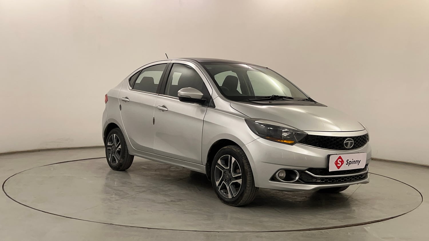Used 2018 Tata Tigor Revotron XZ (O) Petrol Manual exterior RIGHT FRONT CORNER VIEW