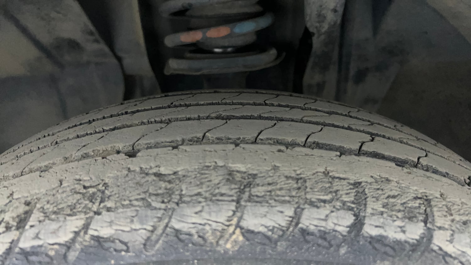 Used 2021 Nissan Magnite XV Turbo CVT Petrol Automatic tyres LEFT FRONT TYRE TREAD VIEW