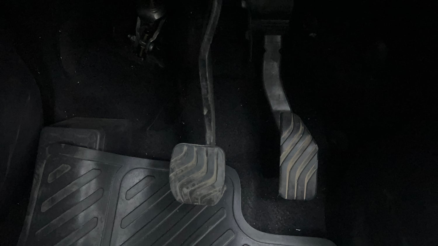 Used 2021 Nissan Magnite XV Turbo CVT Petrol Automatic interior PEDALS VIEW