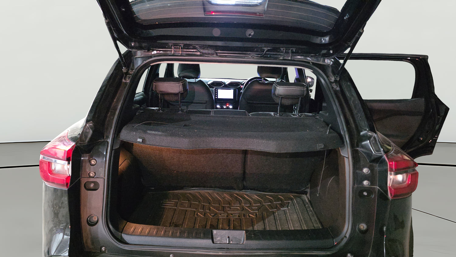 Used 2022 Nissan Magnite XV Premium Turbo CVT Petrol Automatic interior DICKY INSIDE VIEW