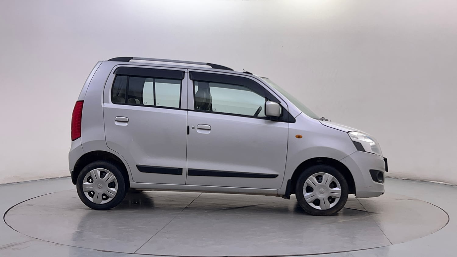 Used 2017 Maruti Suzuki Wagon R VXI Petrol Manual exterior RIGHT SIDE VIEW