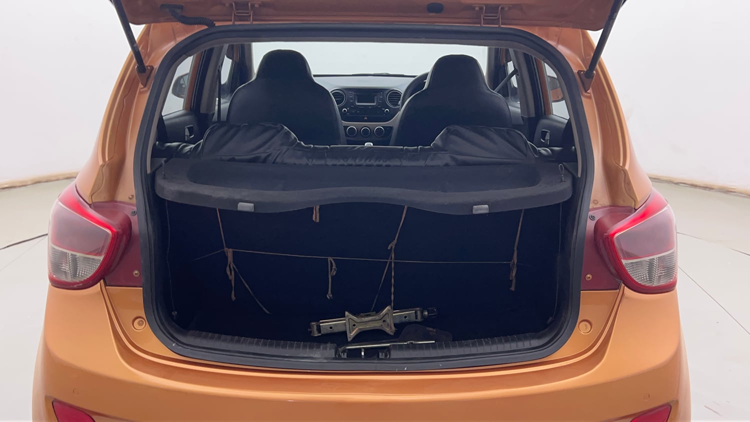 Used 2015 Hyundai Grand i10 Sportz 1.2 Kappa VTVT Petrol Manual interior DICKY INSIDE VIEW