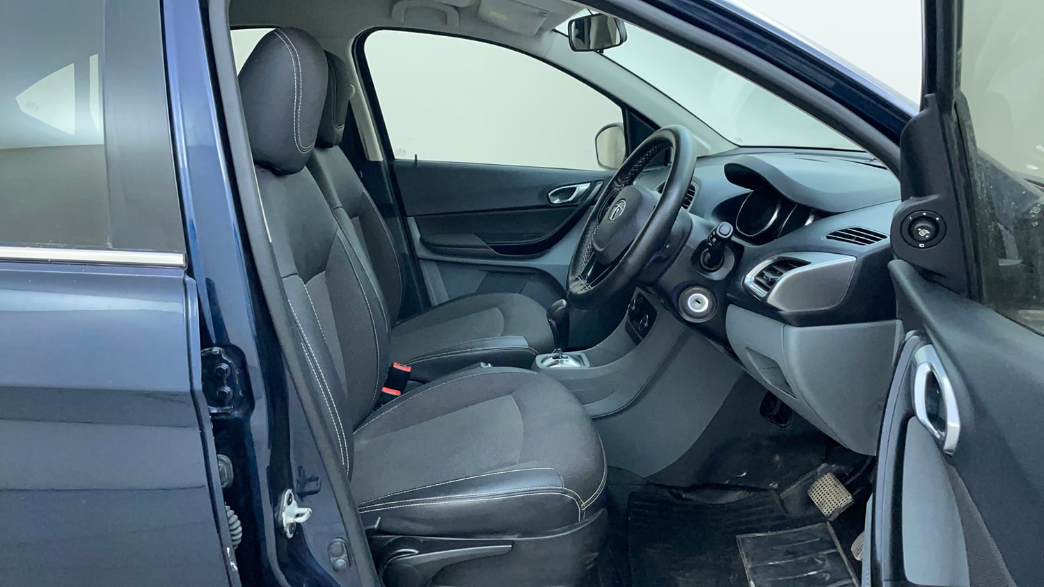 Used 2019 Tata Tigor Revotron XZA+ Petrol Automatic interior RIGHT SIDE FRONT DOOR CABIN VIEW