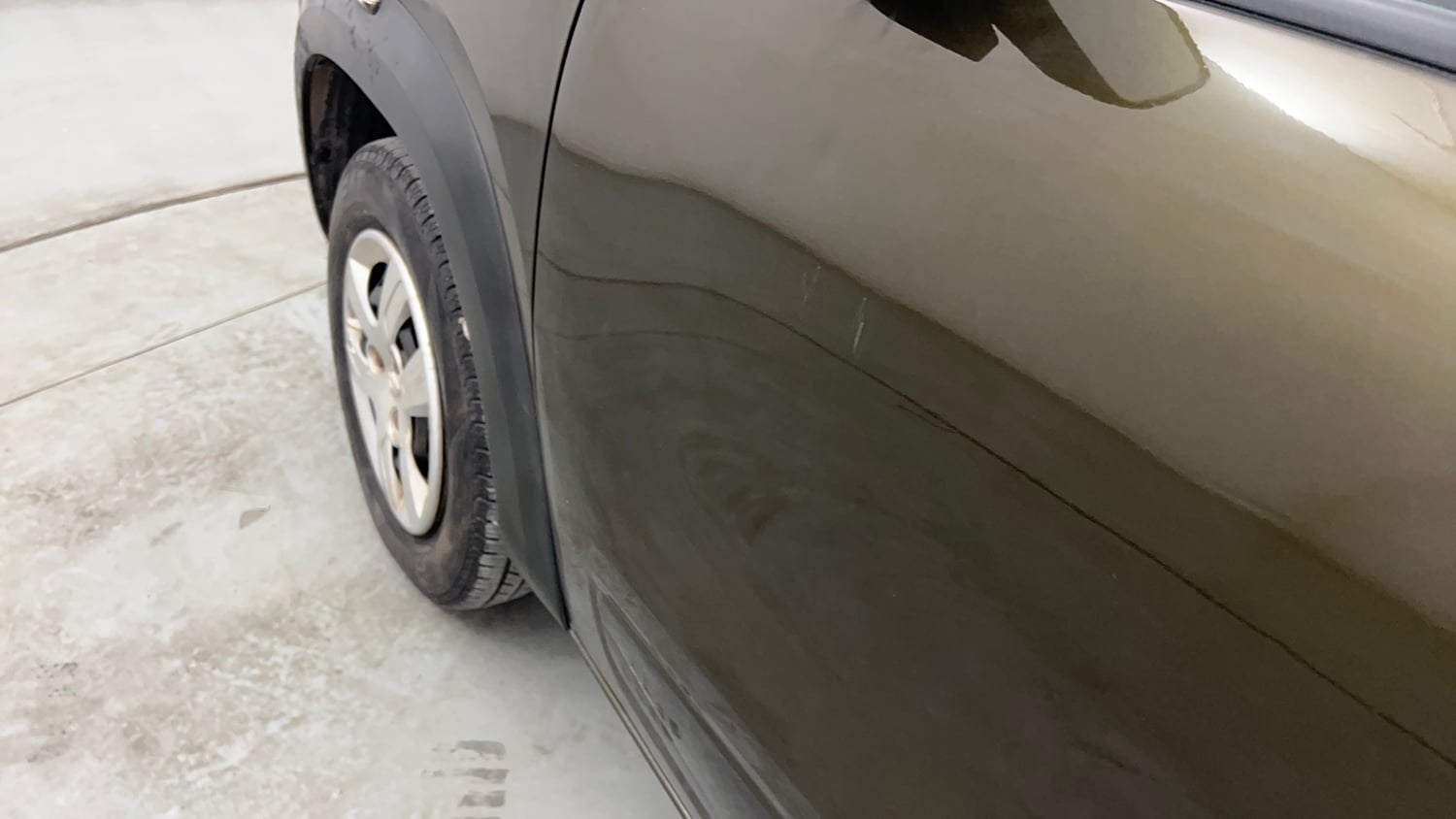 Used 2016 Renault Kwid RXT Petrol Manual dents MINOR SCRATCH