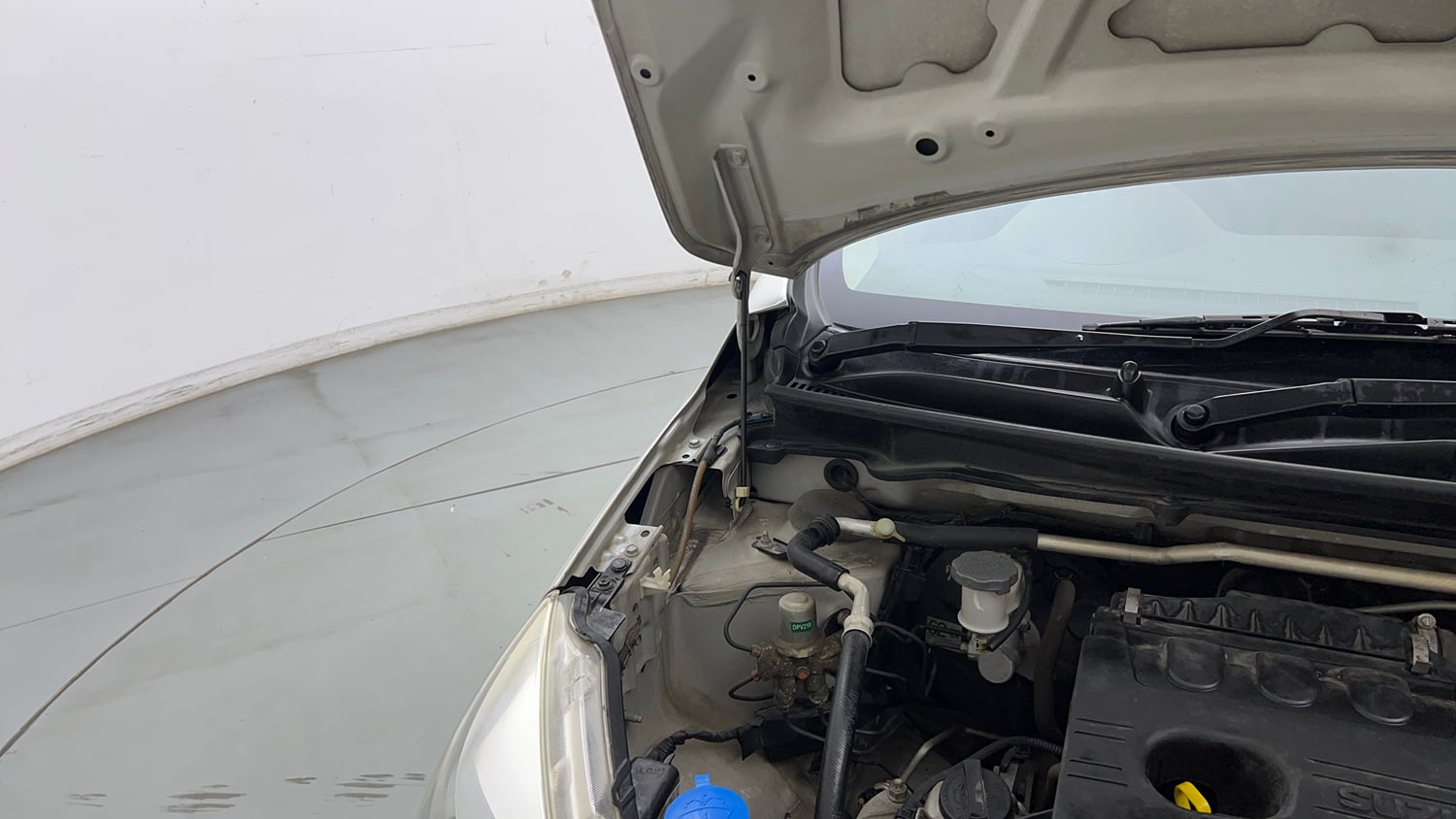 Used 2018 Maruti Suzuki Celerio ZXi AMT Petrol Automatic engine ENGINE RIGHT SIDE HINGE & APRON VIEW