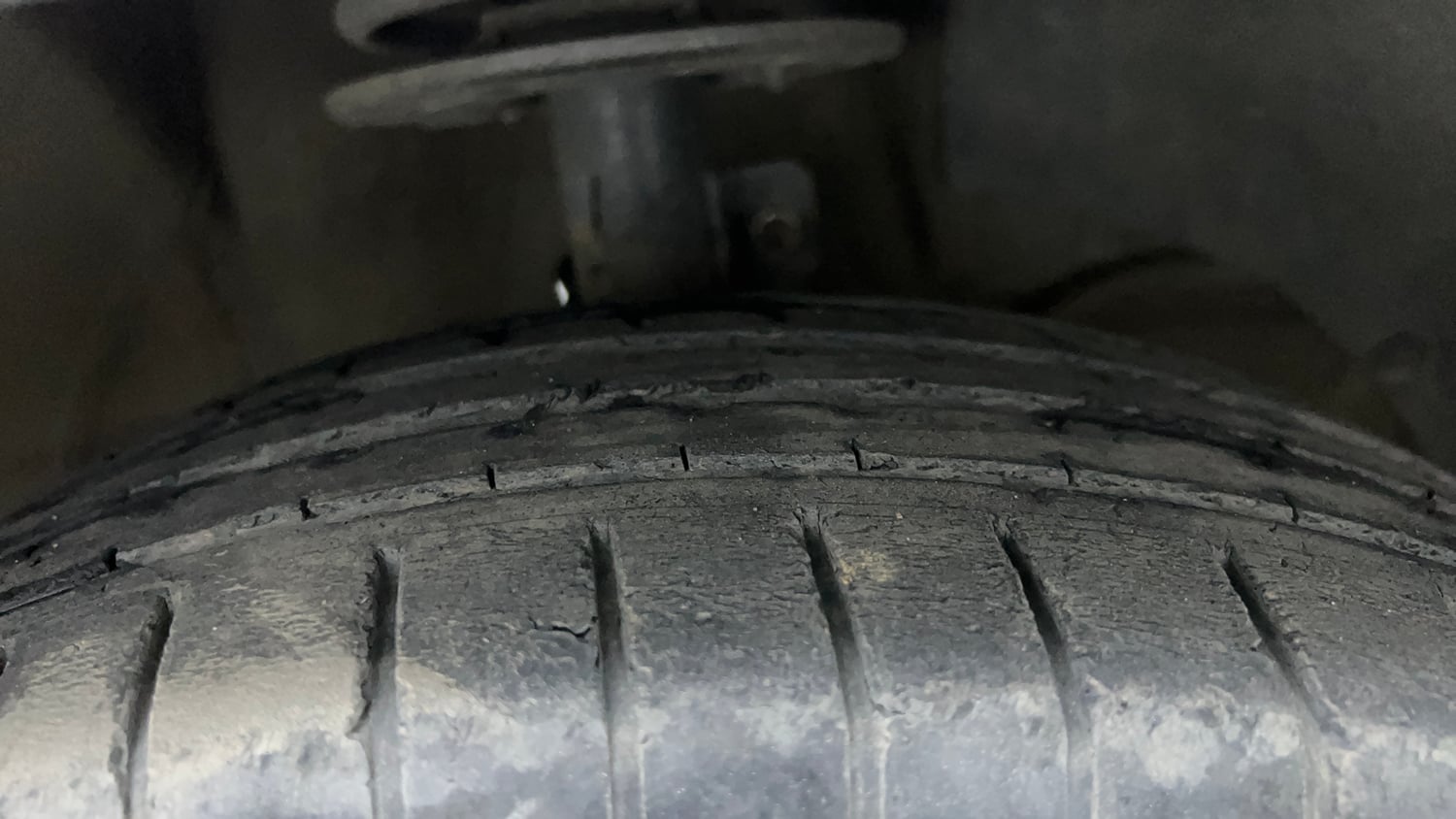 Used 2018 Maruti Suzuki Swift ZXi Plus Petrol Manual tyres RIGHT FRONT TYRE TREAD VIEW