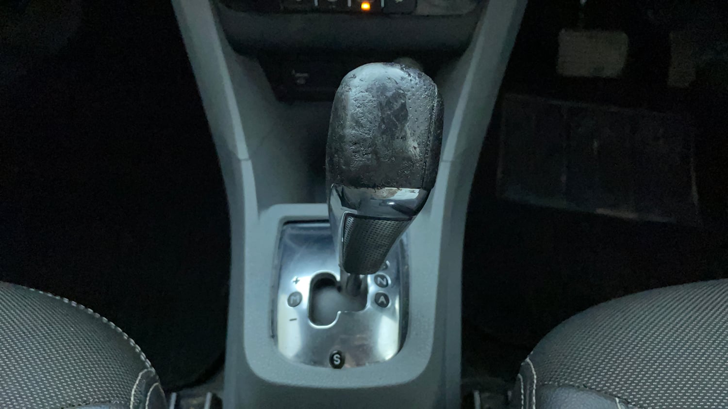 Used 2019 Tata Tigor Revotron XZA+ Petrol Automatic interior GEAR  KNOB VIEW
