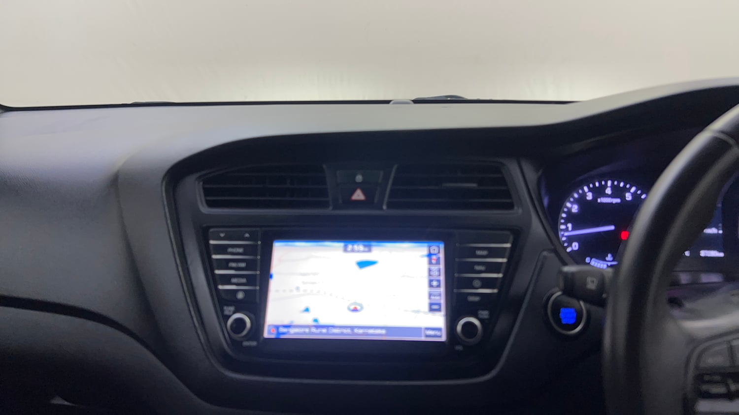 Used 2016 Hyundai i20 Active 1.2 SX Petrol Manual top_features Integrated (in-dash) music system