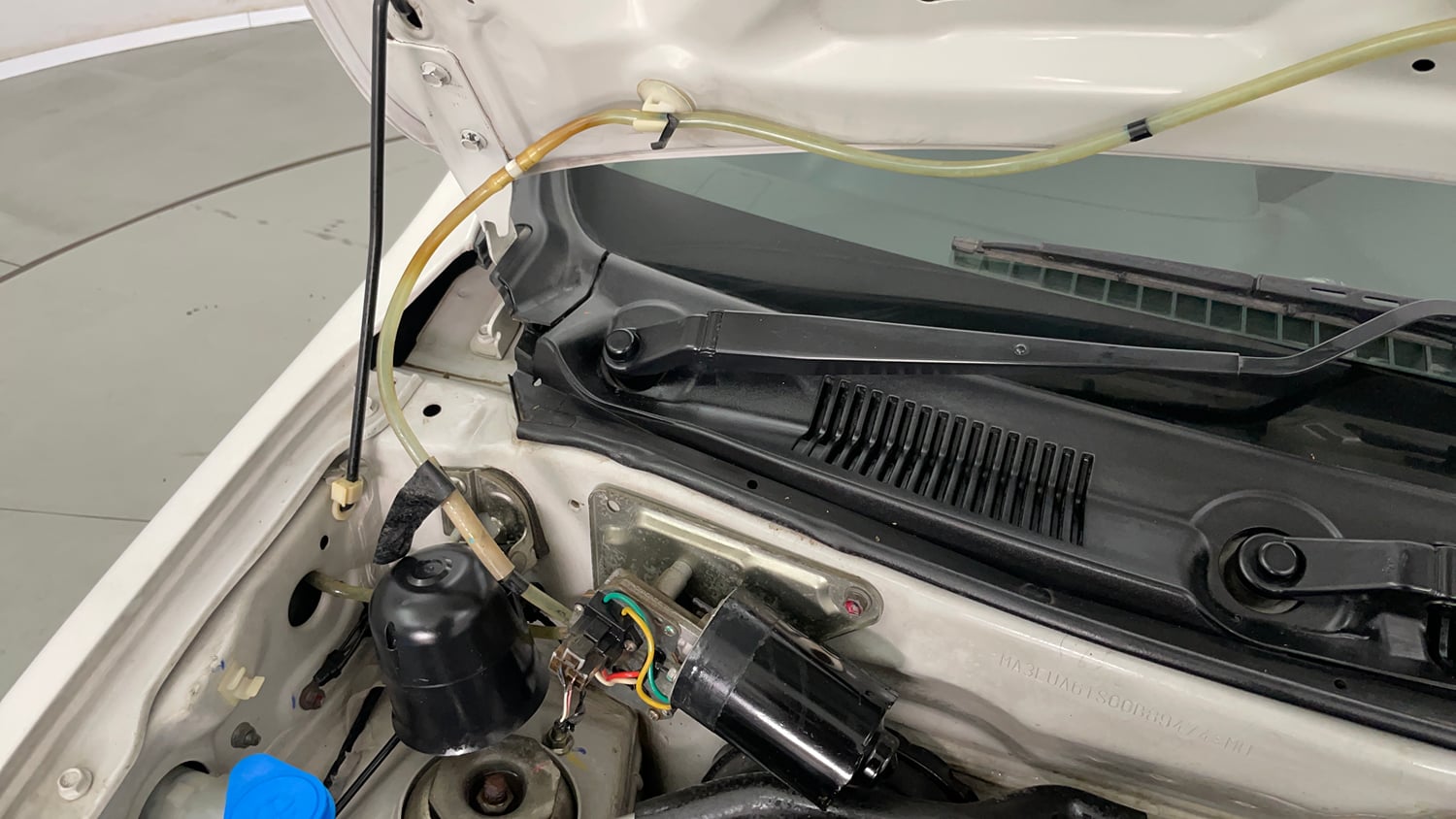Used 2018 Maruti Suzuki Alto 800 LXi Petrol Manual engine ENGINE RIGHT SIDE HINGE & APRON VIEW