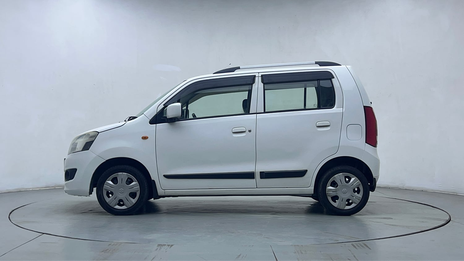 Used 2014 Maruti Suzuki Wagon R VXI Petrol Manual exterior LEFT SIDE VIEW