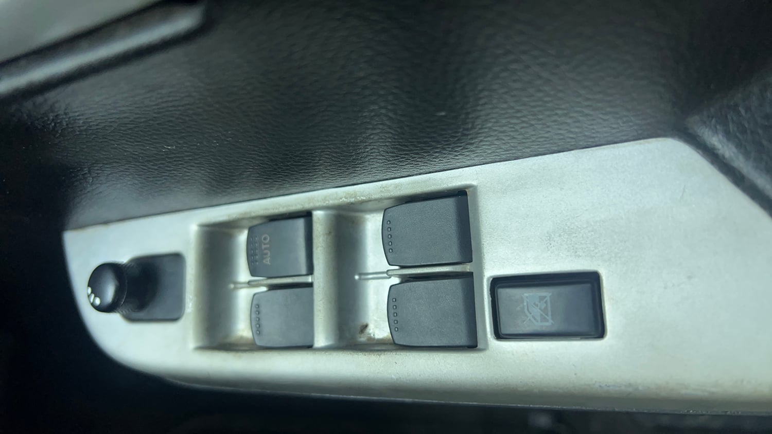Used 2014 Maruti Suzuki Wagon R VXI Petrol Manual top_features Power windows