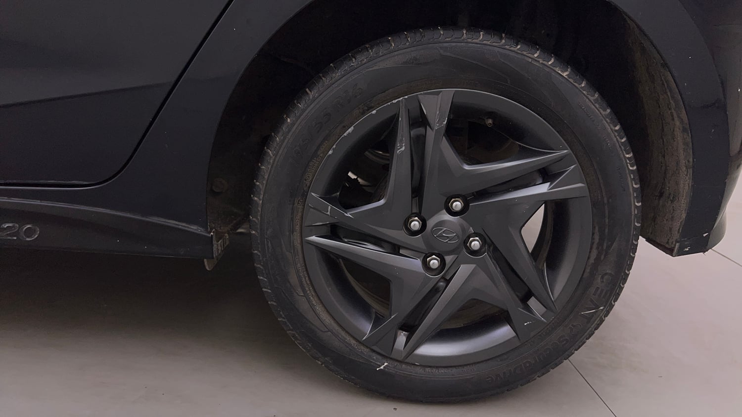 Used 2023 Hyundai i20 Sportz 1.2 IVT Petrol Automatic tyres LEFT REAR TYRE RIM VIEW