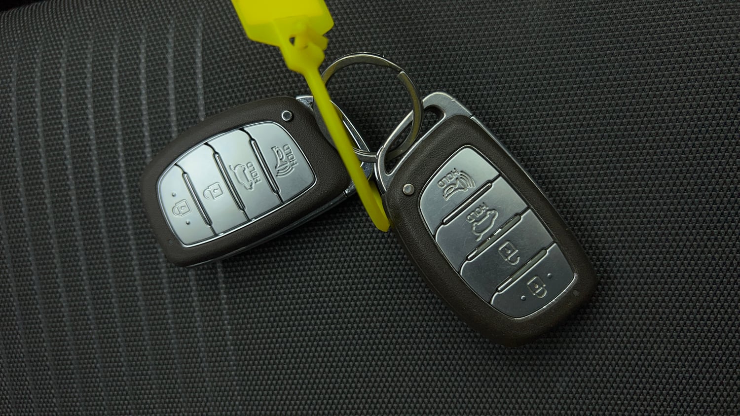 Used 2021 Hyundai Venue SX (O) 1.0 Turbo Petrol Manual extra CAR KEY VIEW