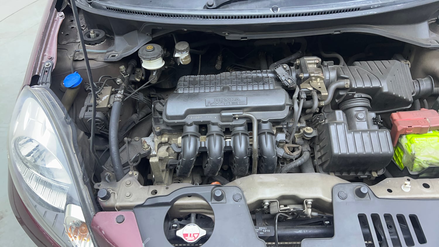 Used 2013 Honda Amaze 1.2 VX i-VTEC Petrol Manual engine ENGINE RIGHT SIDE VIEW