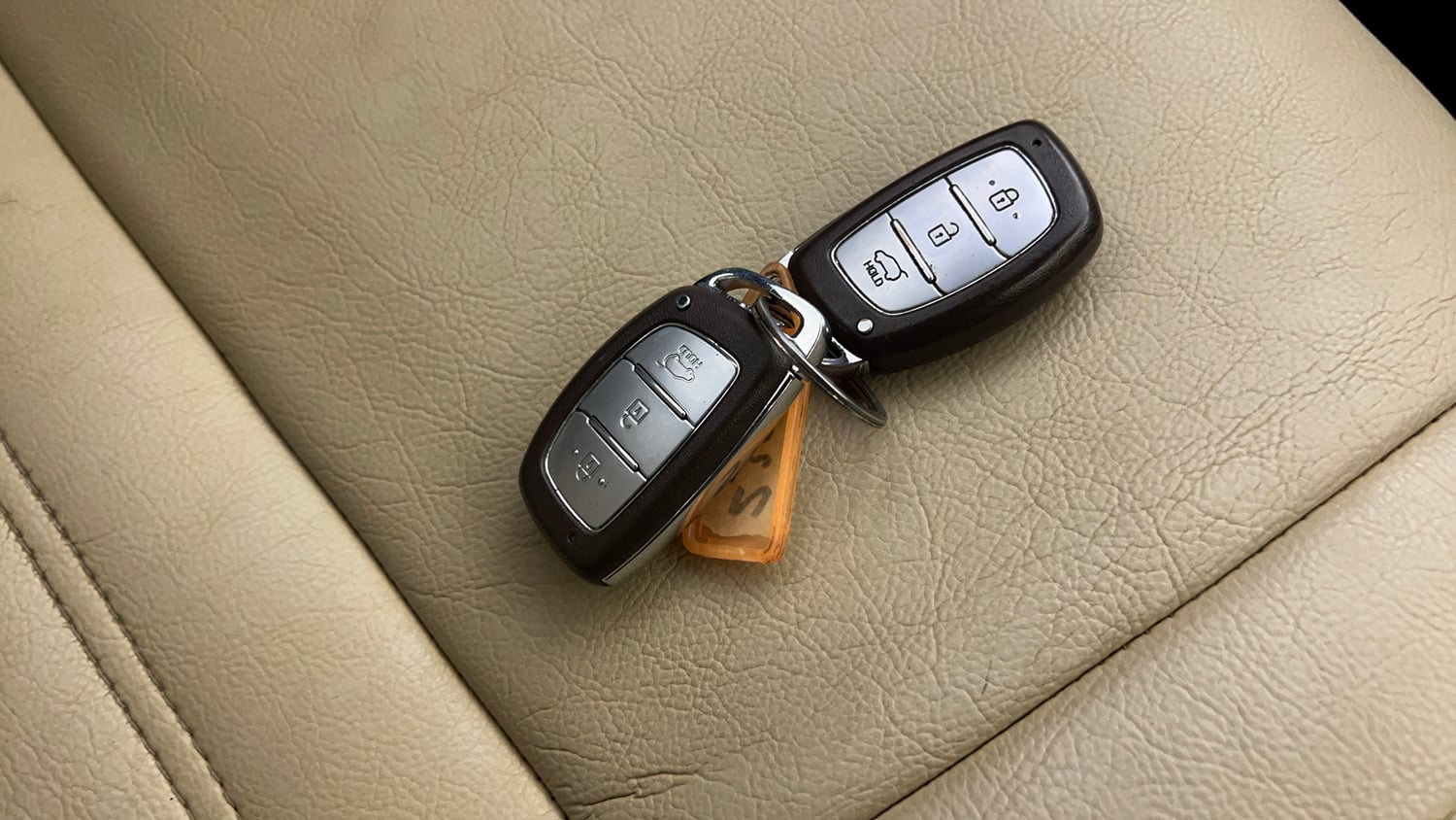 Used 2017 Hyundai Creta SX Plus 1.6 AT Petrol Petrol Automatic extra CAR KEY VIEW