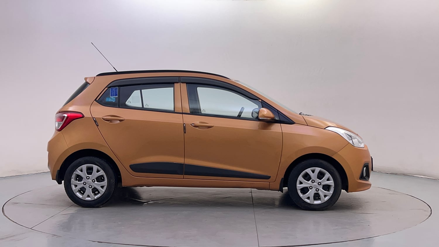 Used 2016 Hyundai Grand i10 Sportz 1.2 Kappa VTVT Petrol Manual exterior RIGHT SIDE VIEW