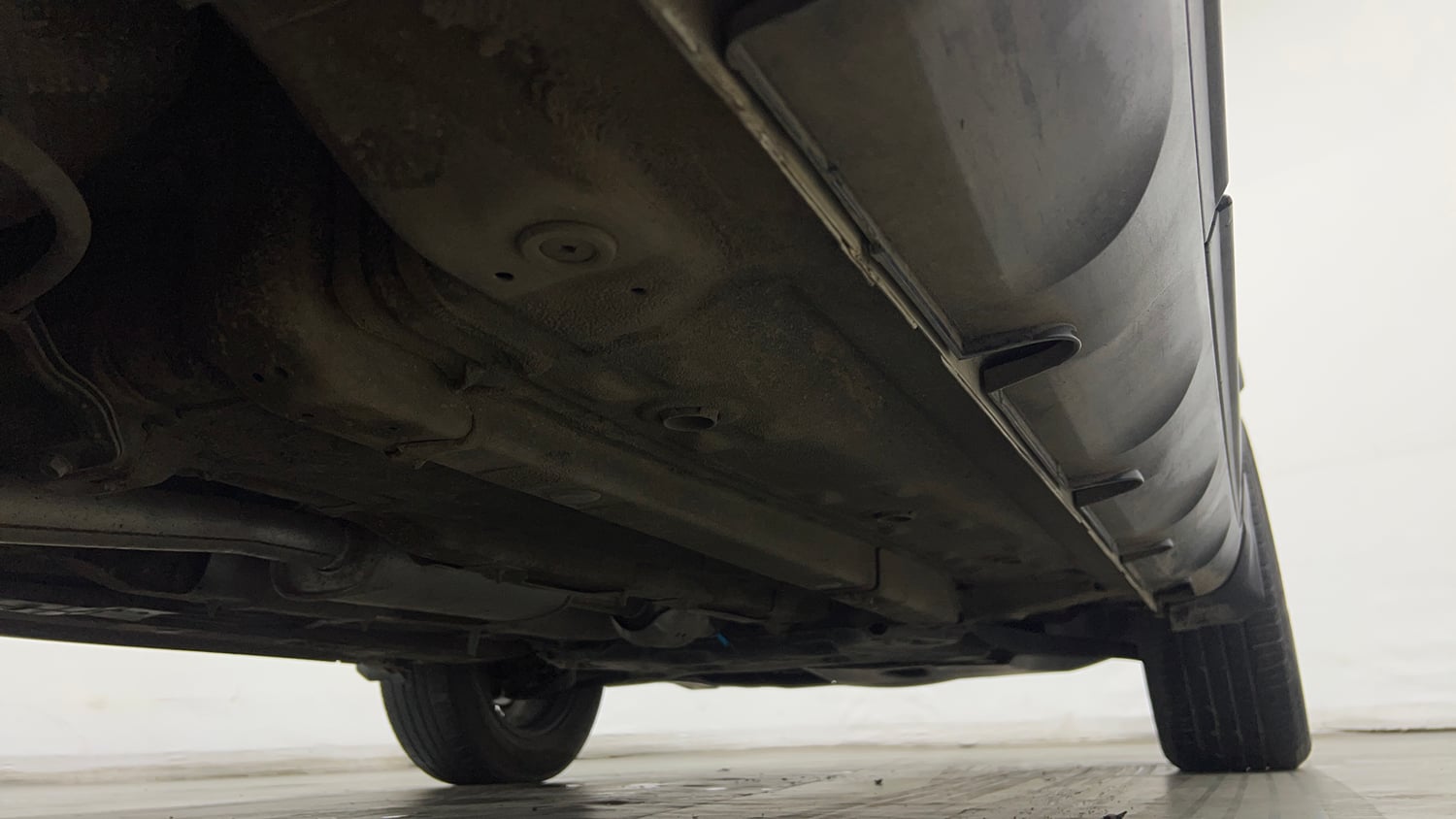 Used 2021 Hyundai Venue SX (O) 1.0 Turbo Petrol Manual extra REAR RIGHT UNDERBODY VIEW