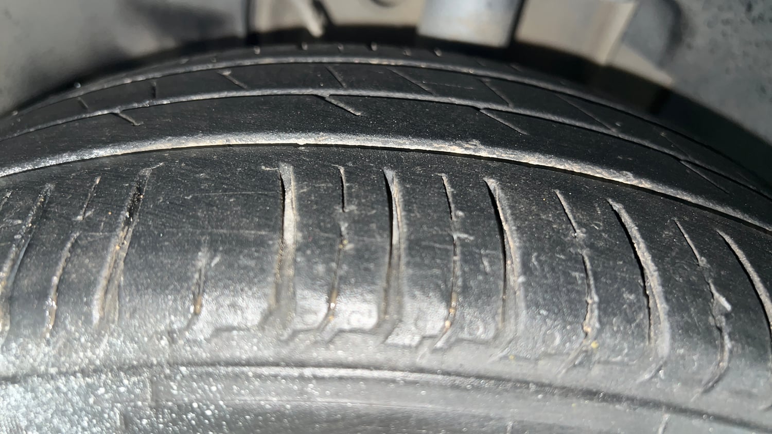 Used 2020 Tata Tiago XZ Plus Petrol Manual tyres LEFT FRONT TYRE TREAD VIEW