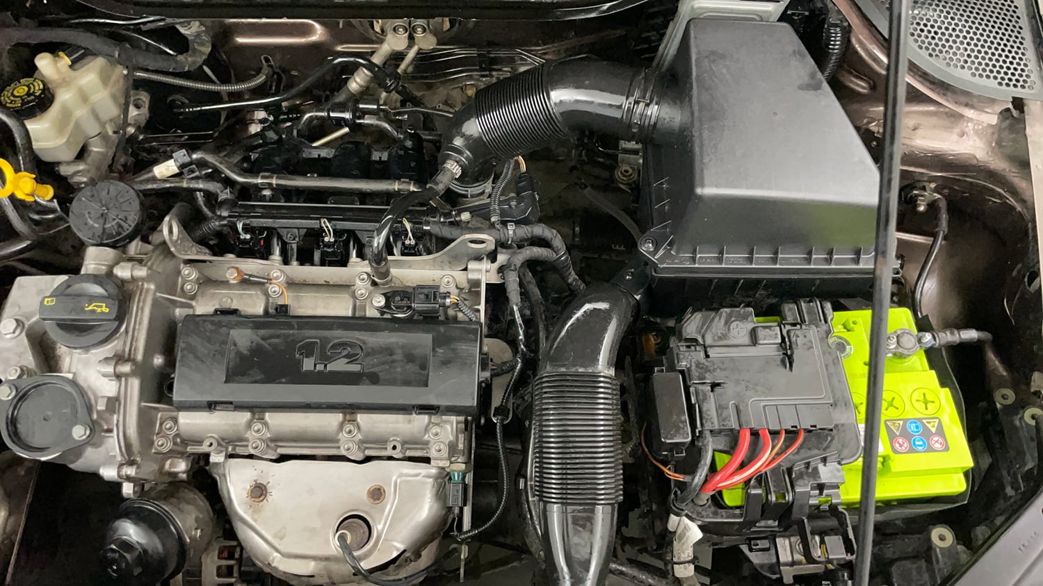 Used 2016 Volkswagen Polo Comfortline 1.2L (P) Petrol Manual engine ENGINE LEFT SIDE VIEW