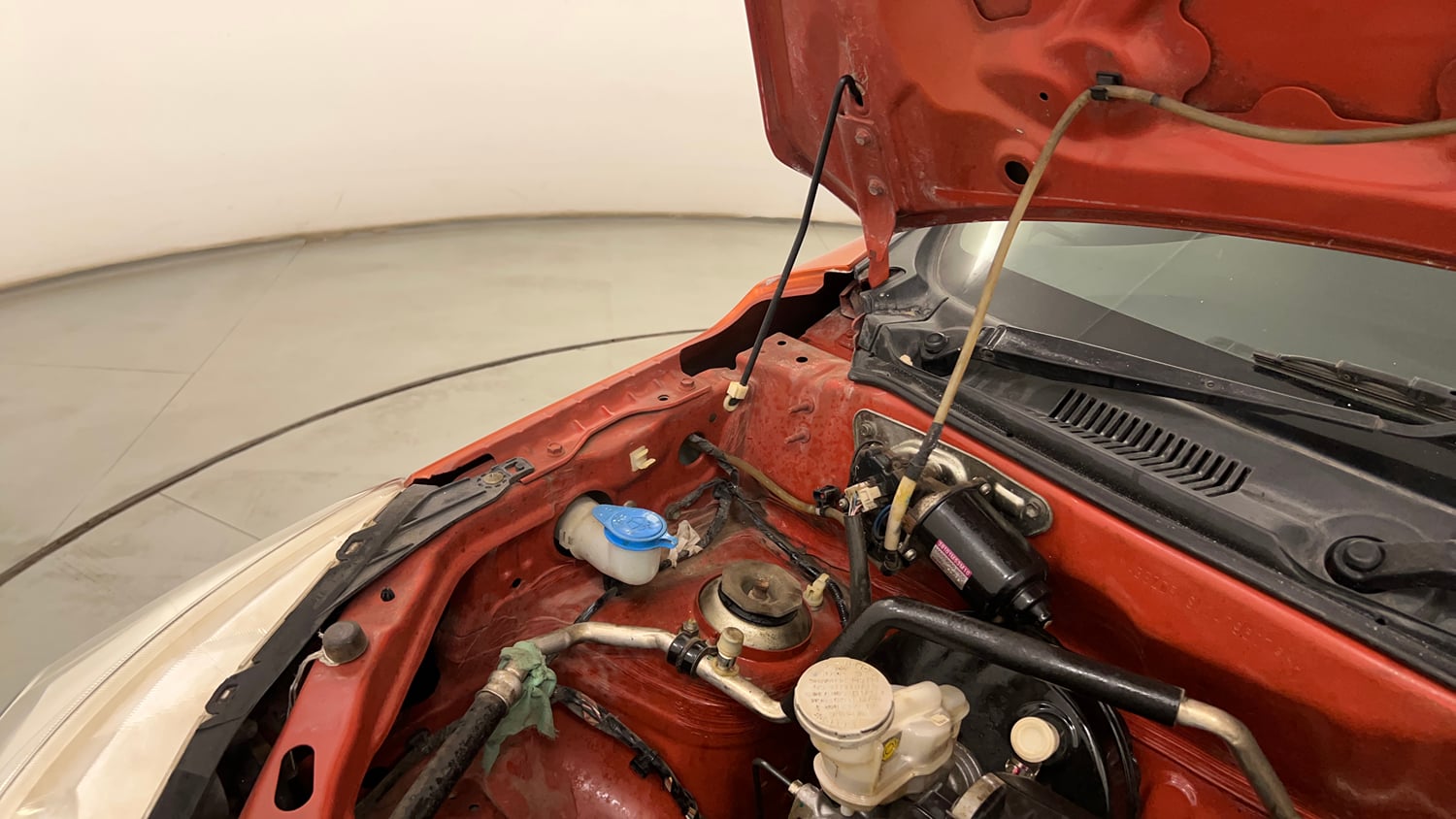 Used 2019 maruti-suzuki Alto K10 VXi (O) AMT Petrol Automatic engine ENGINE RIGHT SIDE HINGE & APRON VIEW