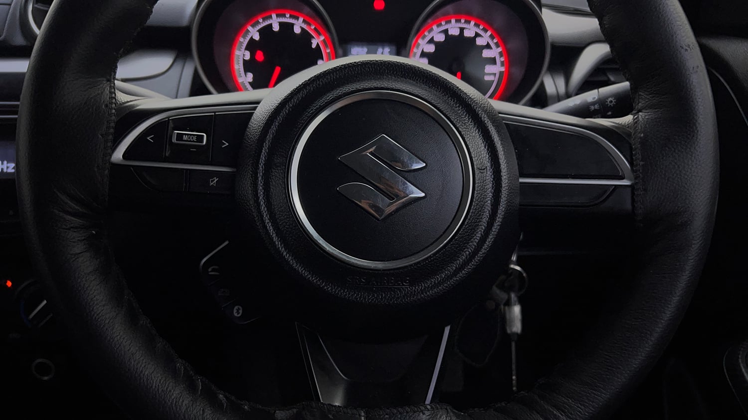 Used 2019 Maruti Suzuki Swift VXi AMT Petrol Automatic top_features Airbags