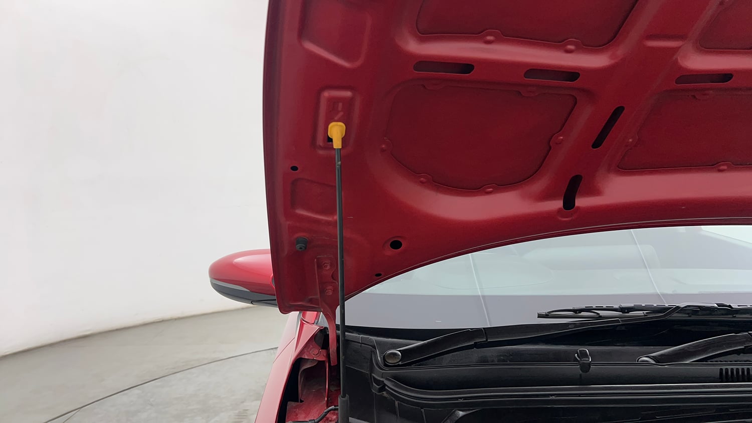 Used 2021 Hyundai New i20 Asta (O) 1.2 MT Petrol Manual engine ENGINE RIGHT SIDE HINGE & APRON VIEW