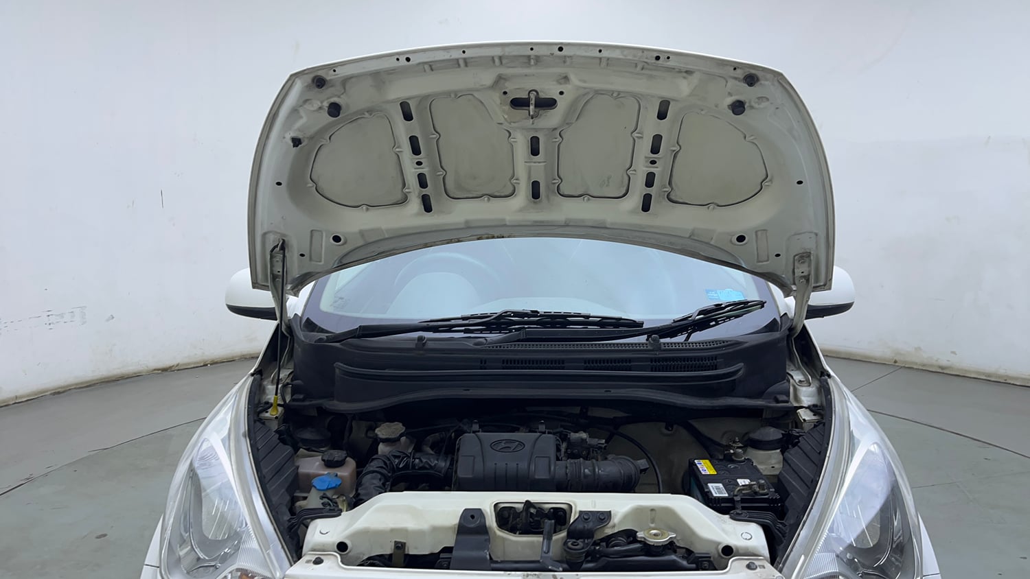 Used 2013 Hyundai Eon Sportz Petrol Manual engine ENGINE & BONNET OPEN FRONT VIEW