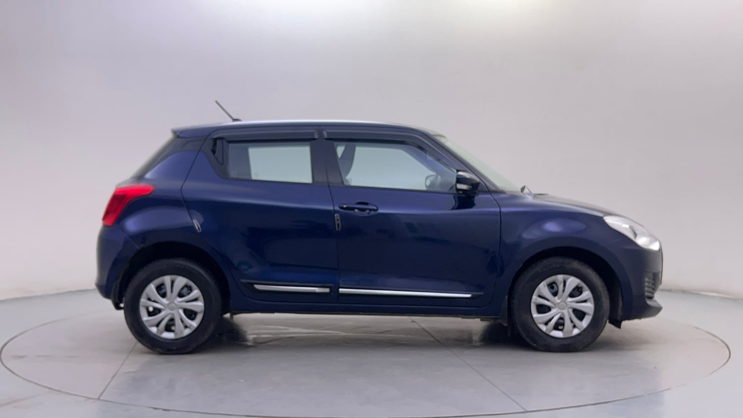 Used 2019 Maruti Suzuki Swift VXi AMT Petrol Automatic exterior RIGHT SIDE VIEW