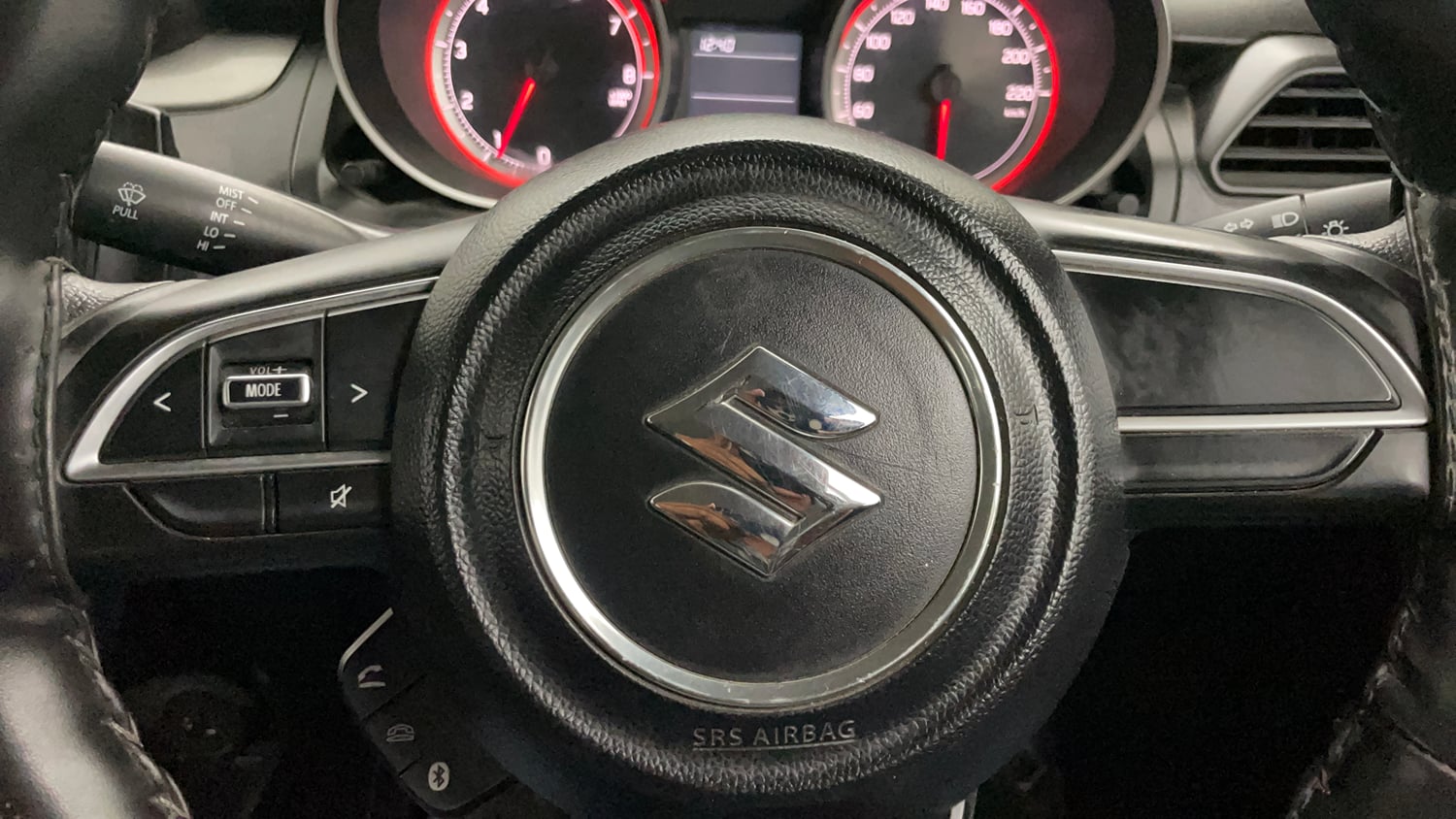 Used 2020 Maruti Suzuki Swift VXi Petrol Manual top_features Steering mounted controls