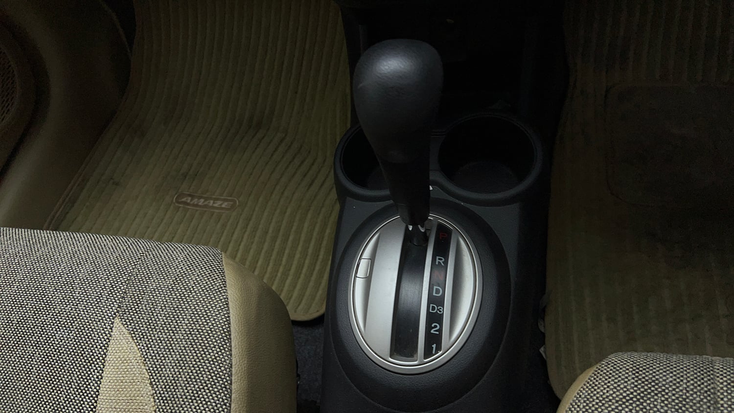 Used 2016 Honda Amaze 1.2 S AT i-VTEC Petrol Automatic interior GEAR  KNOB VIEW