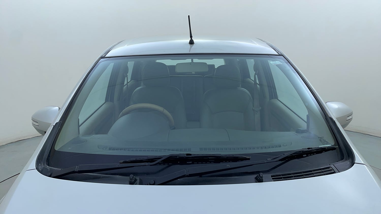 Used 2014 Maruti Suzuki Ertiga ZXi Petrol Manual exterior FRONT WINDSHIELD VIEW