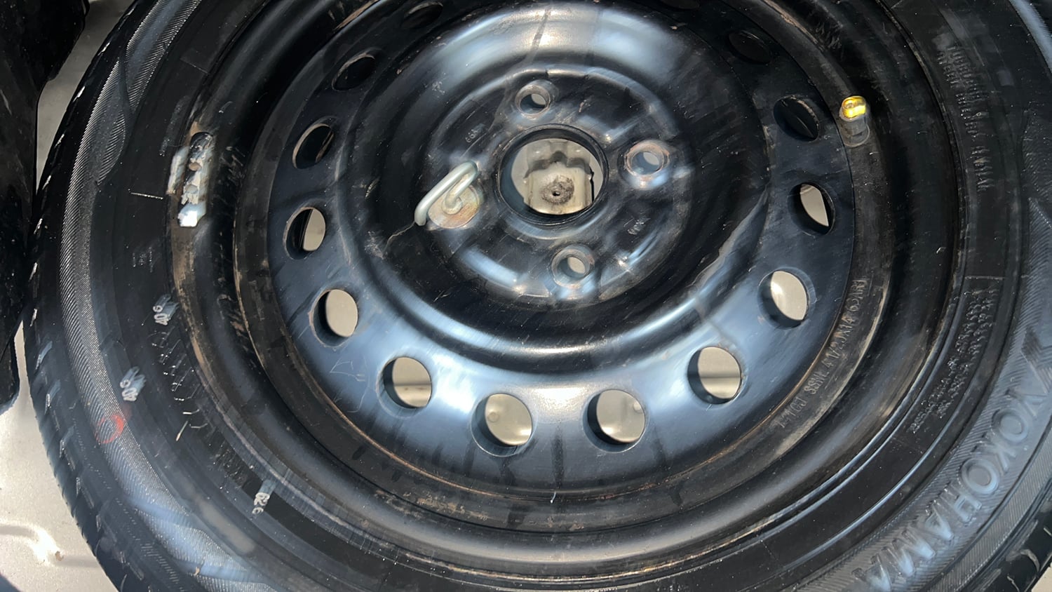 Used 2014 Maruti Suzuki Wagon R VXI Petrol Manual tyres SPARE TYRE VIEW