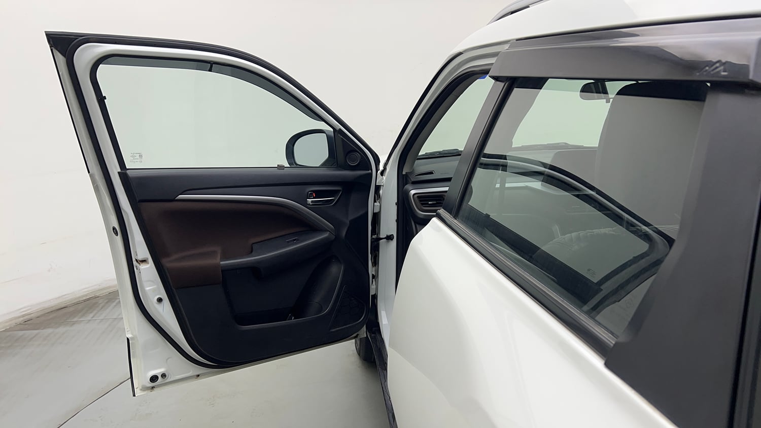 Used 2022 Maruti Suzuki Brezza ZXi Petrol Manual interior LEFT FRONT DOOR OPEN VIEW
