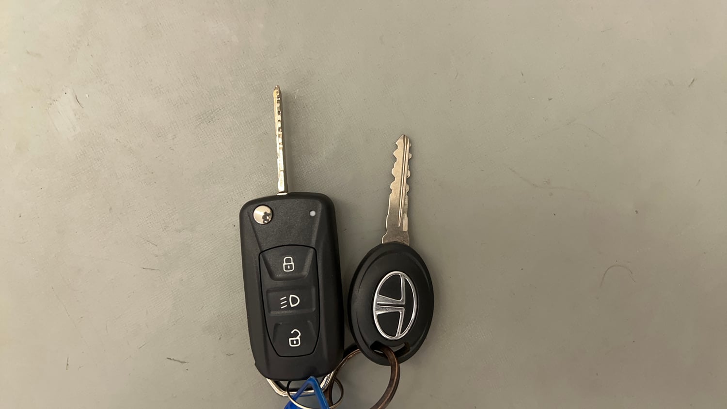 Used 2018 Tata Tigor Revotron XZ (O) Petrol Manual extra CAR KEY VIEW