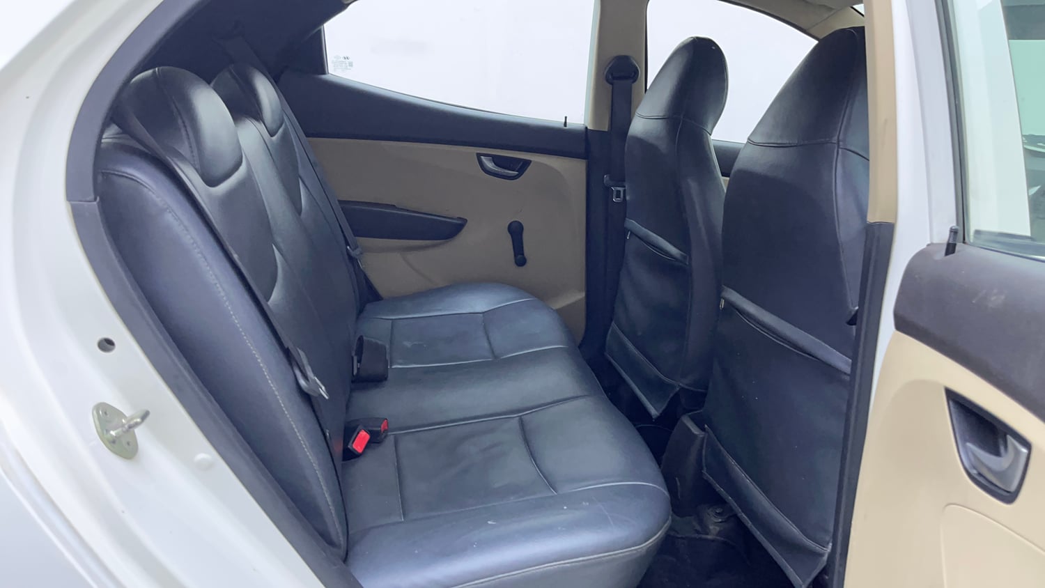 Used 2013 Hyundai Eon Sportz Petrol Manual interior RIGHT SIDE REAR DOOR CABIN VIEW