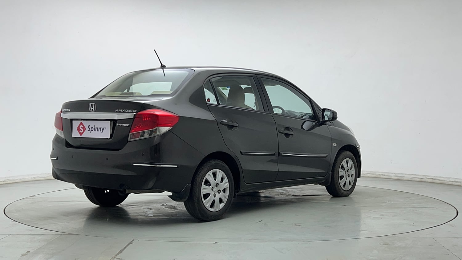 Used 2016 Honda Amaze 1.2 S AT i-VTEC Petrol Automatic exterior RIGHT REAR CORNER VIEW