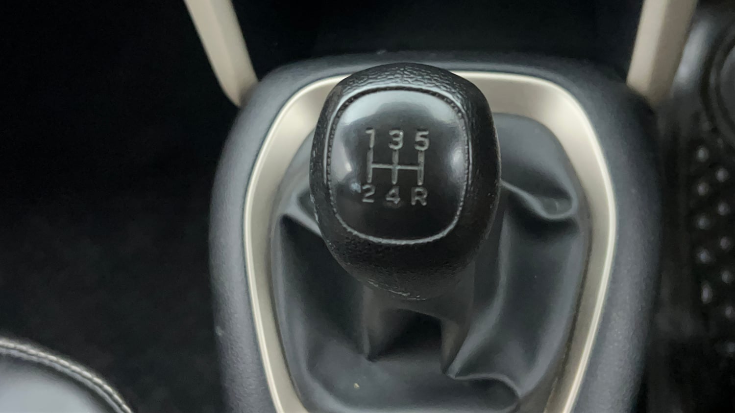 Used 2022 Hyundai Santro Era Executive Petrol Manual interior GEAR  KNOB VIEW