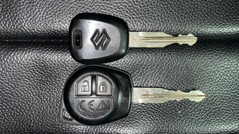 Used 2020 Maruti Suzuki Swift VXi Petrol Manual extra CAR KEY VIEW