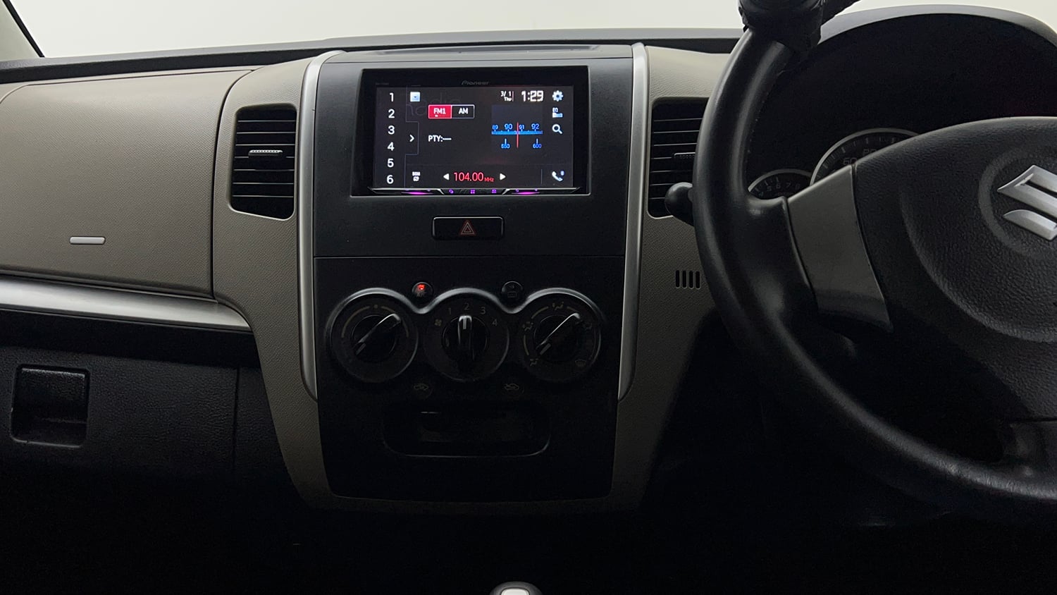 Used 2016 Maruti Suzuki Wagon R 1.0 VXI AMT Petrol Automatic interior MUSIC SYSTEM & AC CONTROL VIEW