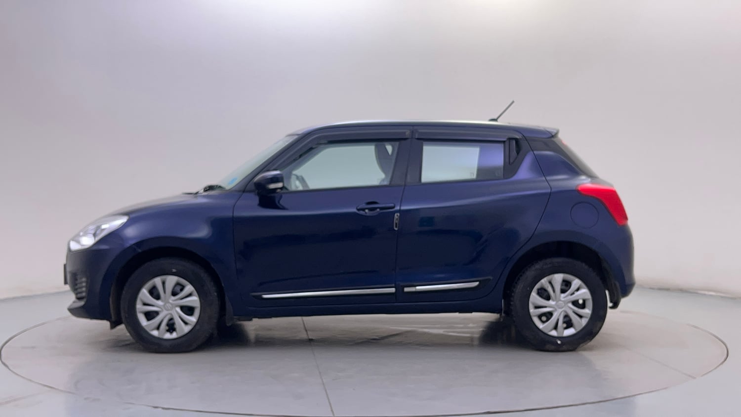 Used 2019 Maruti Suzuki Swift VXi AMT Petrol Automatic exterior LEFT SIDE VIEW