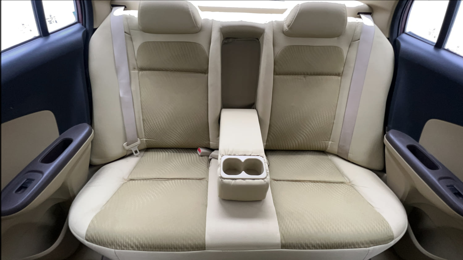 Used 2013 Honda Amaze 1.2 VX i-VTEC Petrol Manual interior REAR SEAT CONDITION VIEW