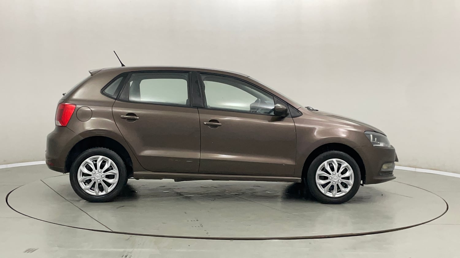 Used 2016 Volkswagen Polo Comfortline 1.2L (P) Petrol Manual exterior RIGHT SIDE VIEW