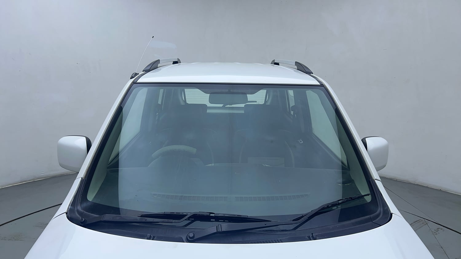 Used 2014 Maruti Suzuki Wagon R VXI Petrol Manual exterior FRONT WINDSHIELD VIEW
