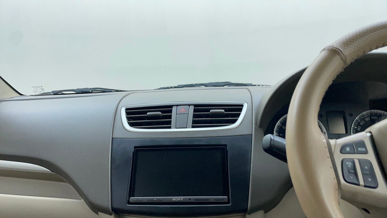 Used 2014 Maruti Suzuki Ertiga ZXi Petrol Manual top_features Integrated (in-dash) music system