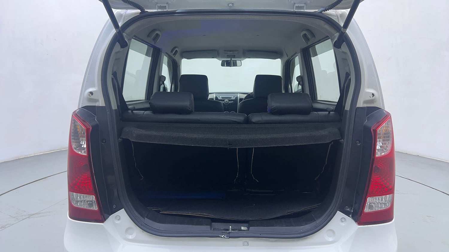 Used 2014 Maruti Suzuki Wagon R VXI Petrol Manual interior DICKY INSIDE VIEW